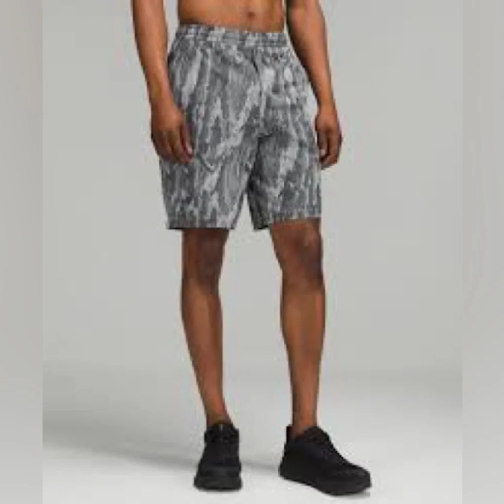lululemon athletica Gray Patterned Men Shorts